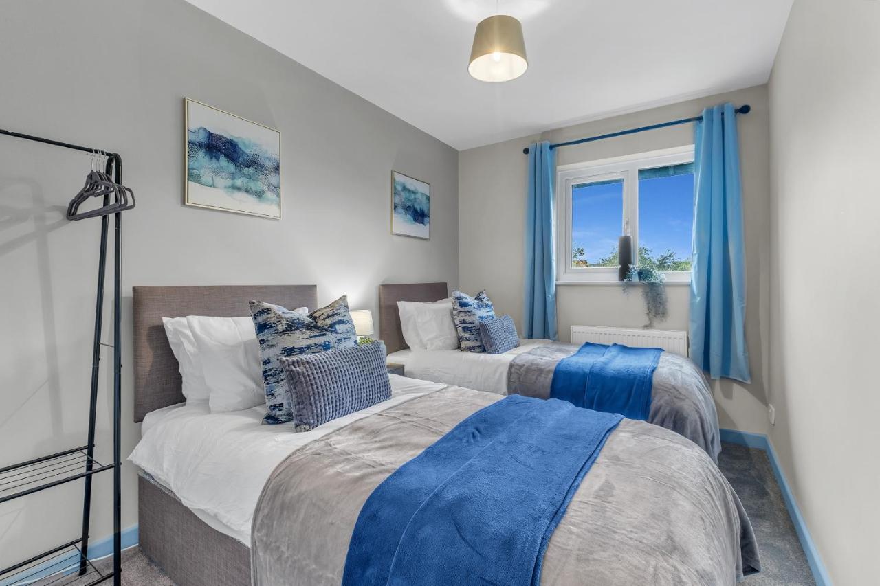 Mk 2-Bedroom Contractor'S Gem, 5 Beds, Sleeps 6, Free Parking Milton Keynes Bagian luar foto