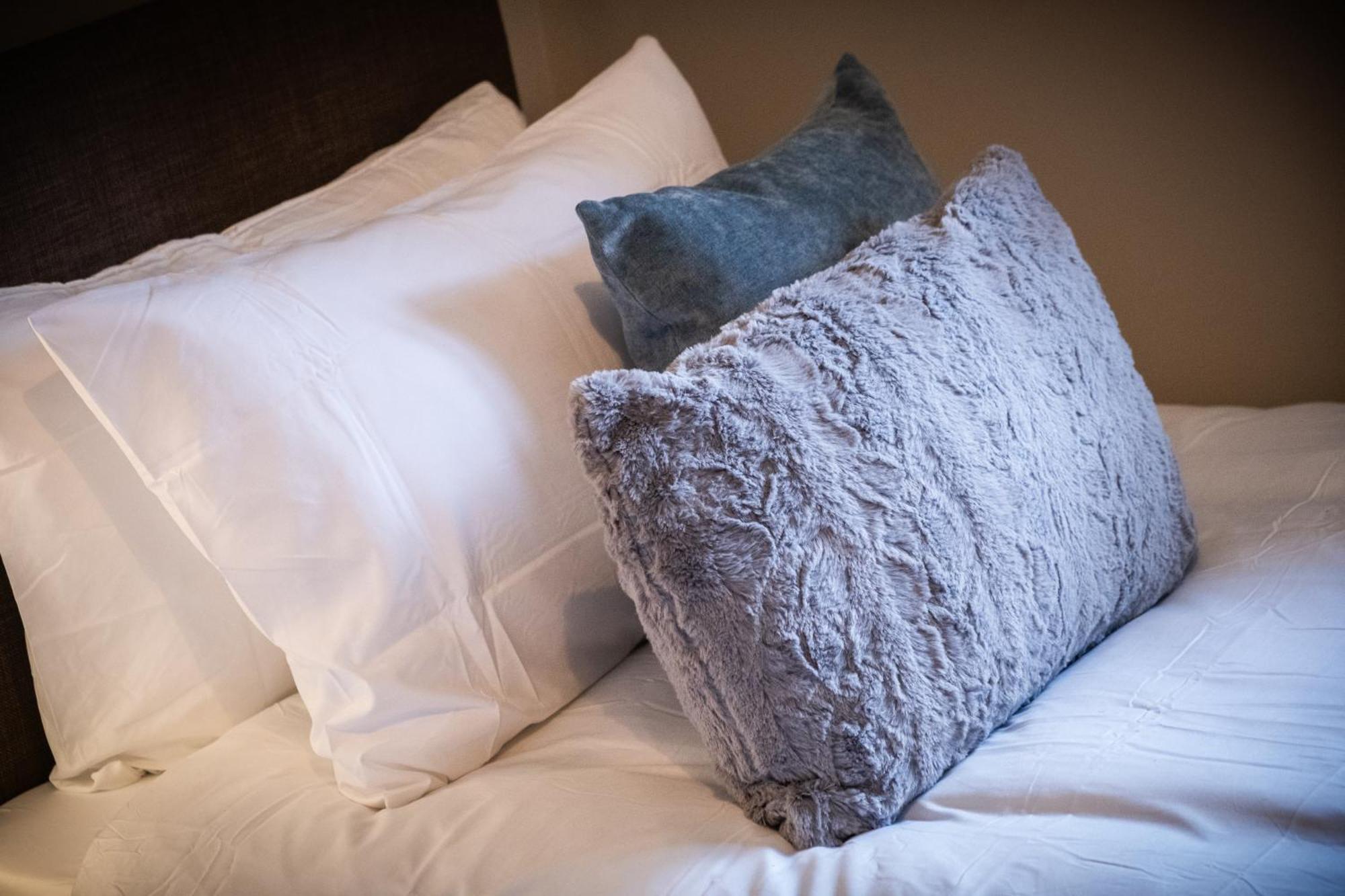 Mk 2-Bedroom Contractor'S Gem, 5 Beds, Sleeps 6, Free Parking Milton Keynes Bagian luar foto