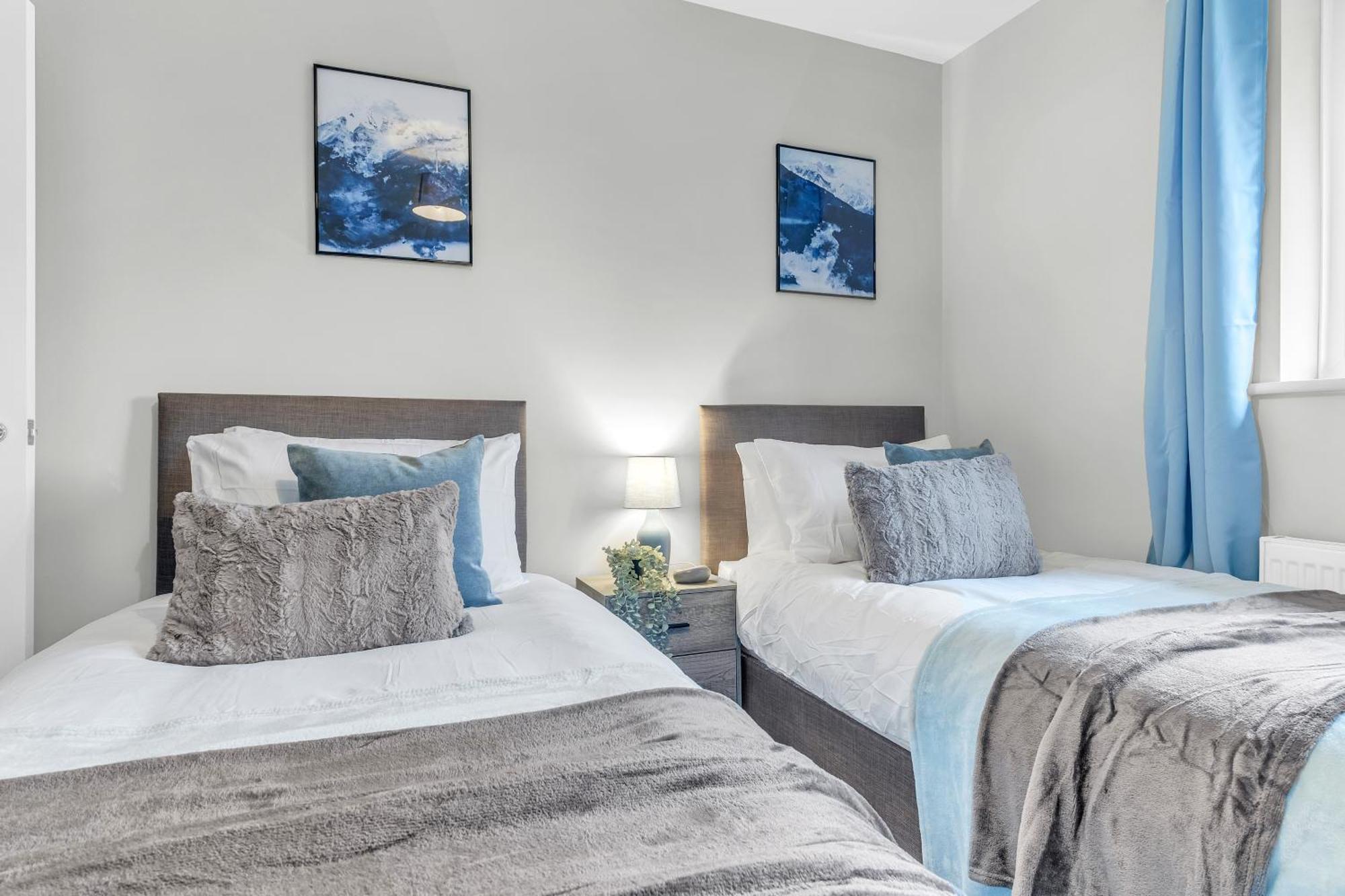 Mk 2-Bedroom Contractor'S Gem, 5 Beds, Sleeps 6, Free Parking Milton Keynes Bagian luar foto